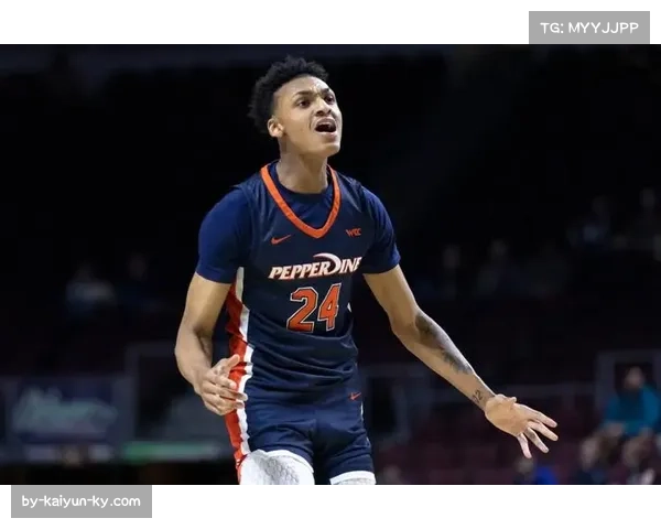 贝蒂斯场均17次抢断数据，控场体系中的防守转换效率